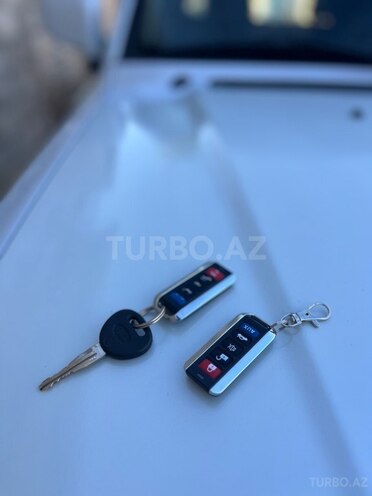 Mitsubishi Pajero io-11