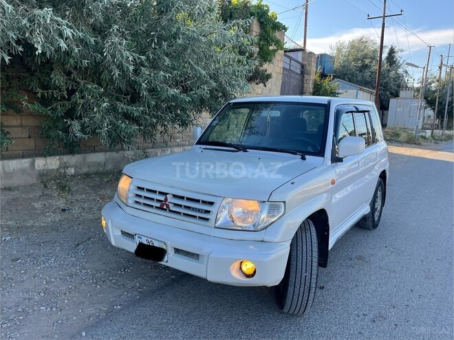 Mitsubishi Pajero io-5