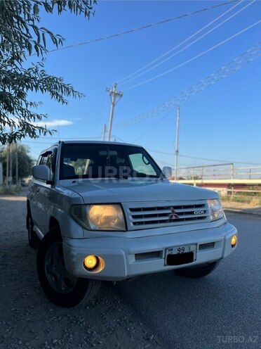 Mitsubishi Pajero io-4