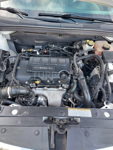 Chevrolet Cruze-12