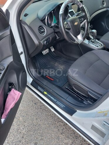 Chevrolet Cruze-13