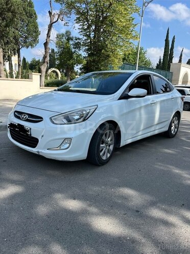 Hyundai Accent-2