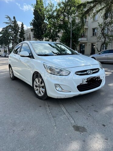 Hyundai Accent-1