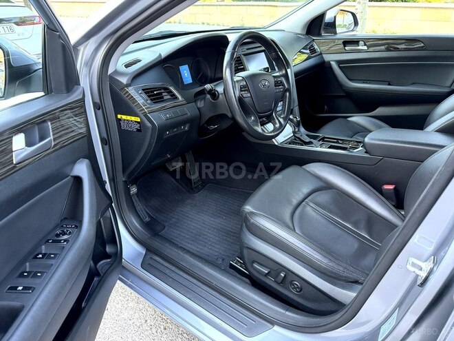 Hyundai Sonata-8