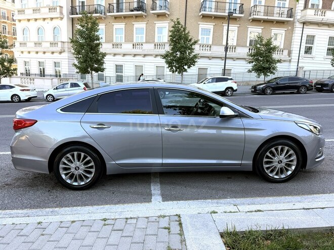 Hyundai Sonata-5