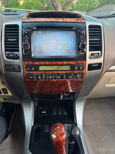 Toyota Land Cruiser Prado-13
