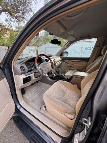 Toyota Land Cruiser Prado-8
