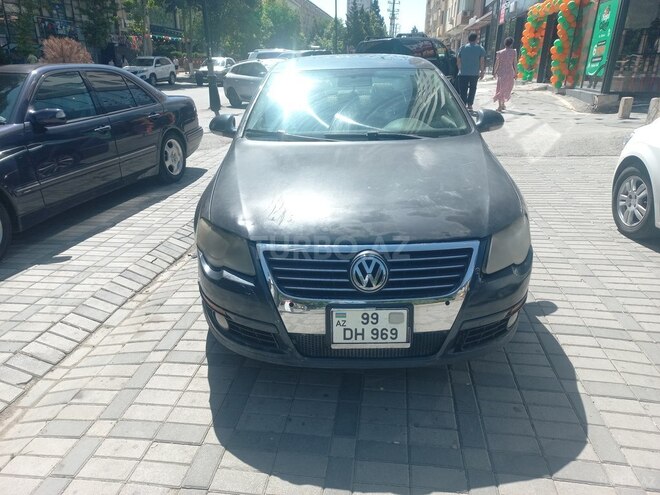 Volkswagen Passat-1