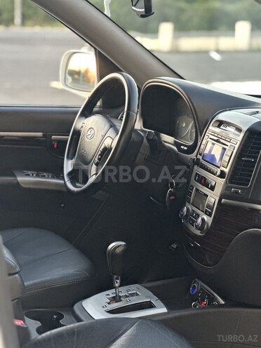 Hyundai Santa Fe-12