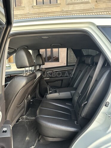 Hyundai Santa Fe-15