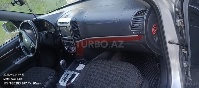 Hyundai Santa Fe-6