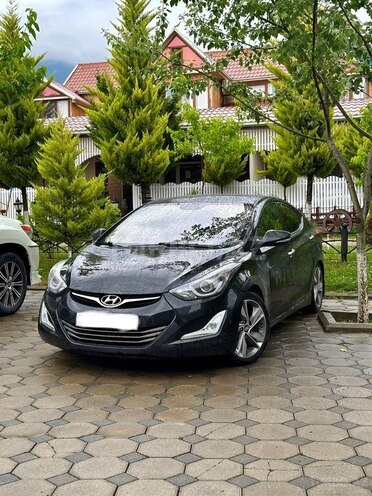 Hyundai Elantra-1