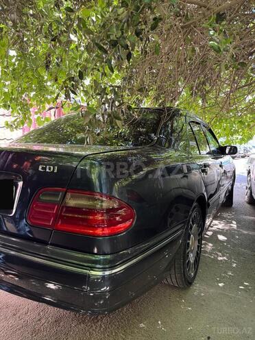 Mercedes E 270-4