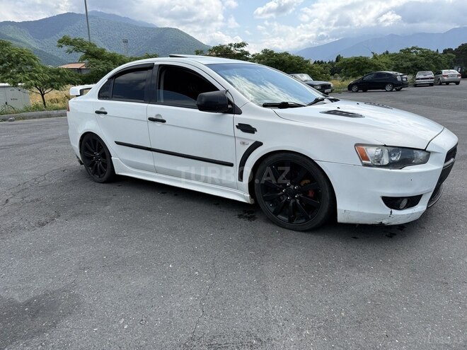 Mitsubishi Lancer-5