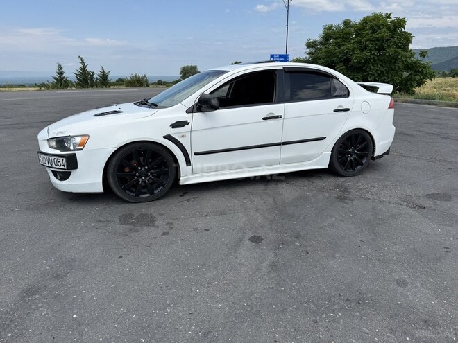 Mitsubishi Lancer-4