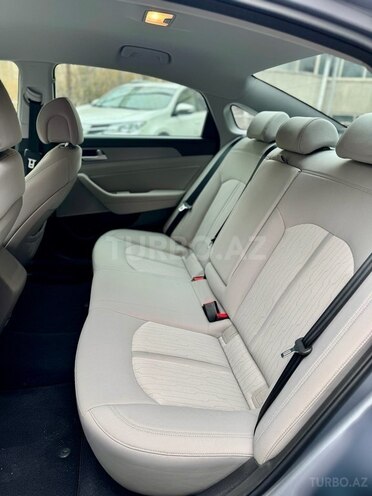 Hyundai Sonata-14