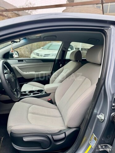 Hyundai Sonata-13