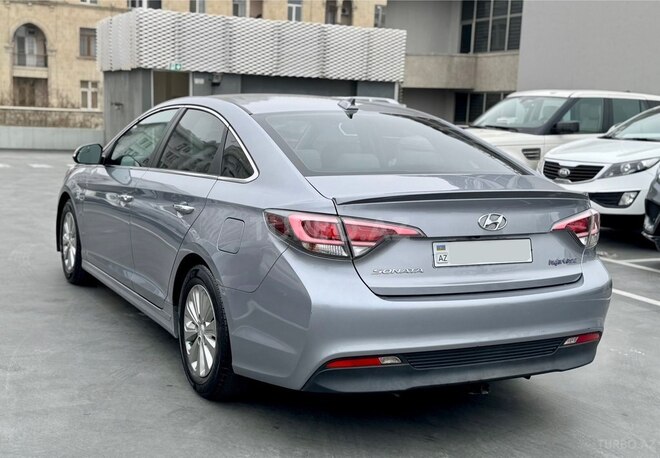 Hyundai Sonata-3