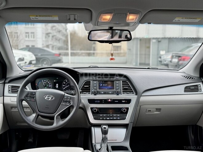 Hyundai Sonata-11