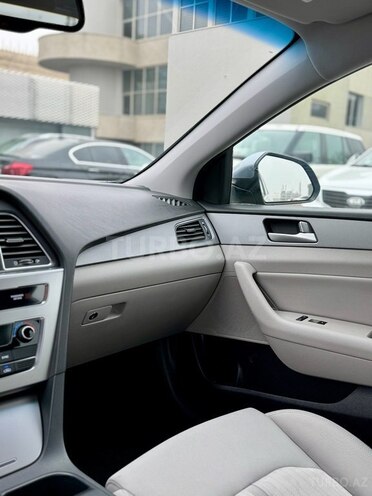 Hyundai Sonata-6
