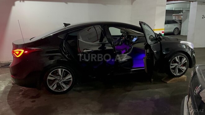 Hyundai Elantra-4