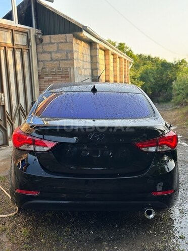 Hyundai Elantra-9