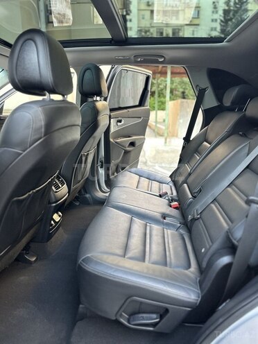 Kia Sorento-21