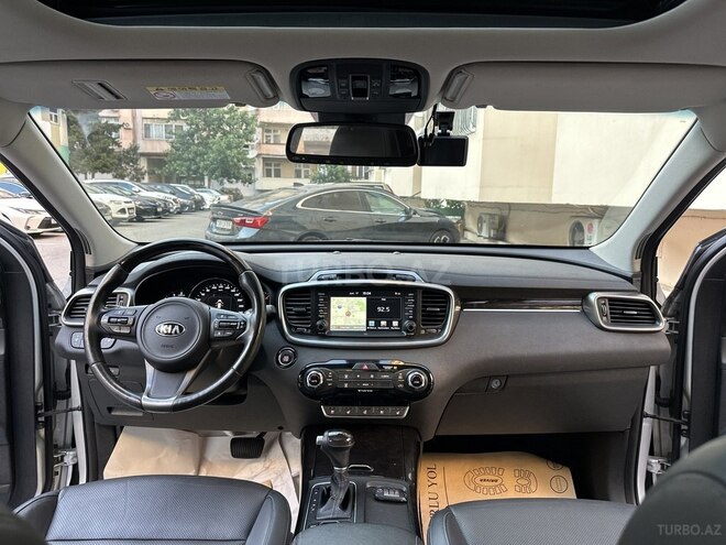 Kia Sorento-12