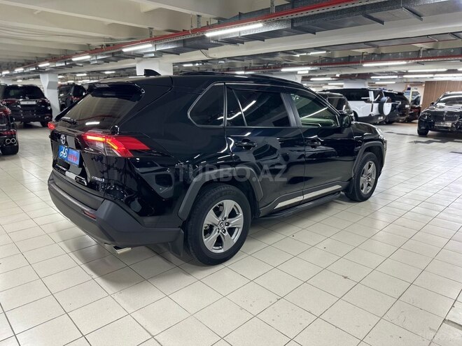 Toyota RAV4-8