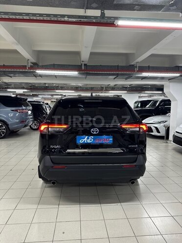 Toyota RAV4-6