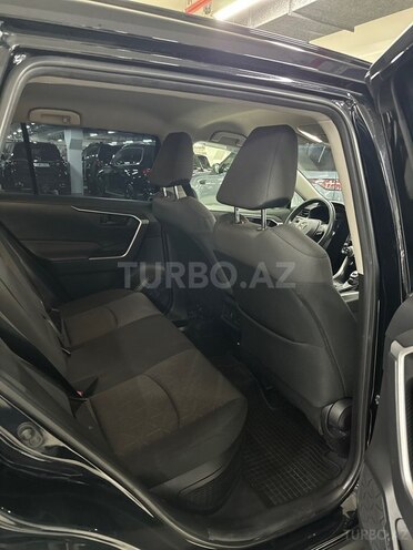 Toyota RAV4-9