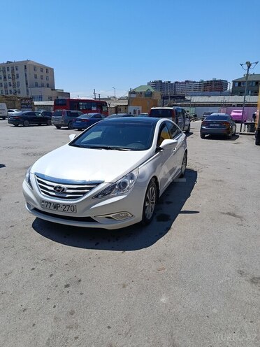 Hyundai Sonata-2