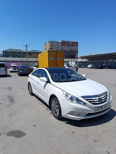 Hyundai Sonata-1