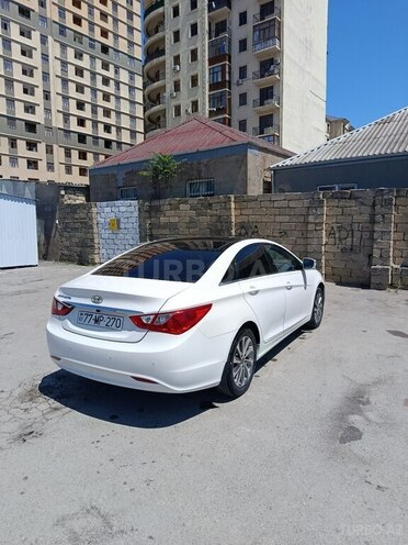 Hyundai Sonata-4