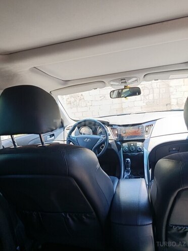 Hyundai Sonata-6