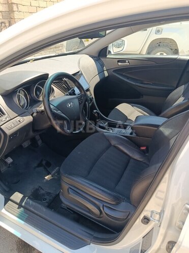 Hyundai Sonata-8