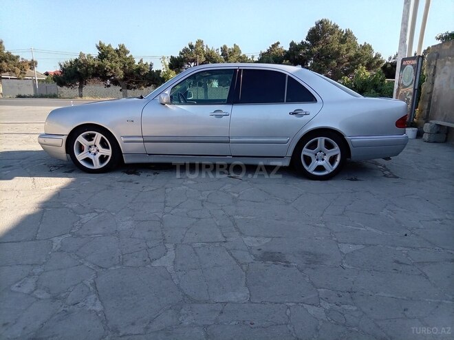 Mercedes E 320-2
