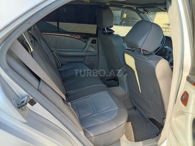 Mercedes E 320-10