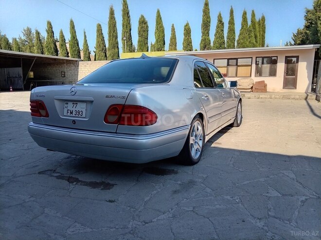 Mercedes E 320-5