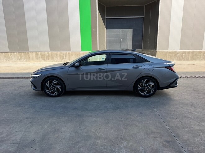 Hyundai Elantra-2