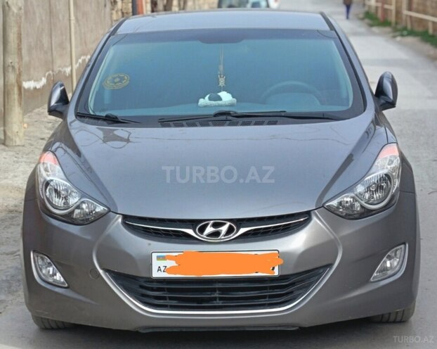 Hyundai Elantra-1