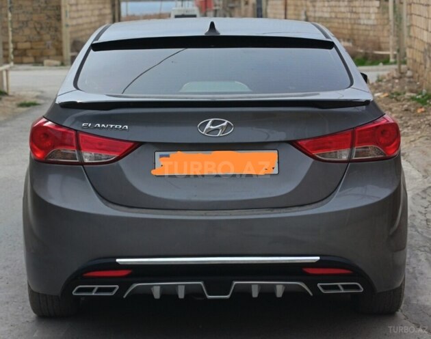 Hyundai Elantra-2