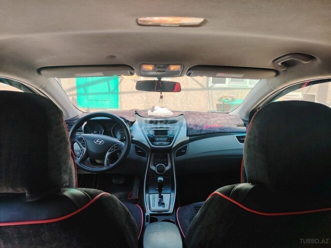 Hyundai Elantra-5