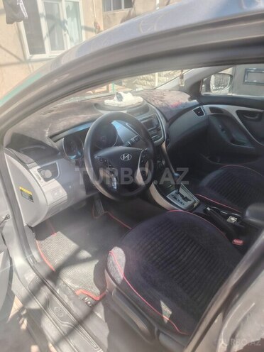 Hyundai Elantra-6