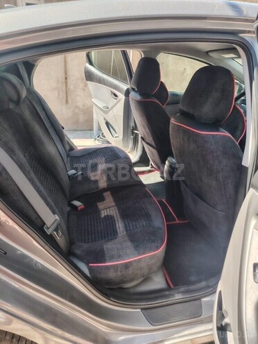 Hyundai Elantra-7