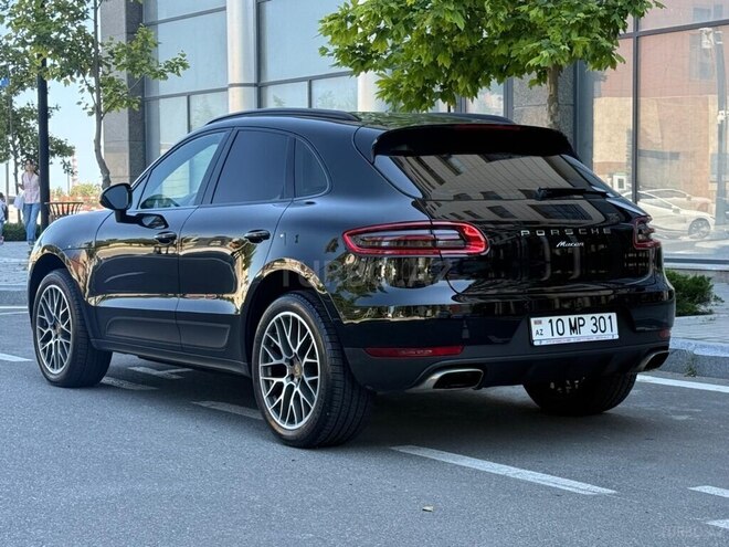 Porsche Macan-3