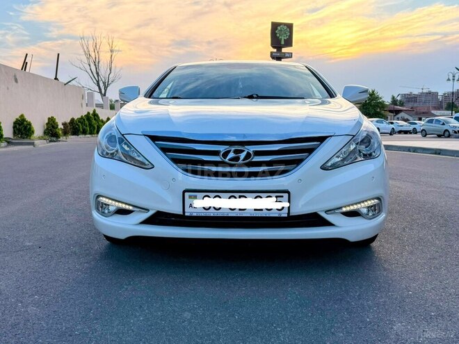 Hyundai Sonata-1