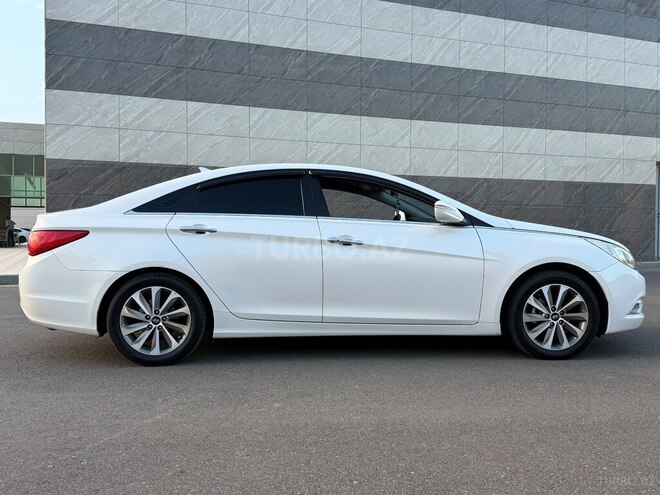 Hyundai Sonata-3
