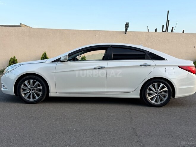 Hyundai Sonata-4
