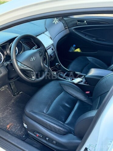 Hyundai Sonata-8